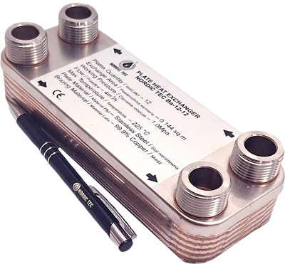 Piccolo scambiatore di calore confronto con una penna Ba-12-12 Nordic Tec